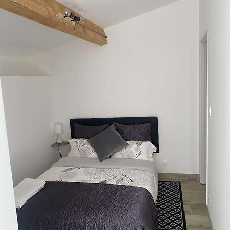Bel Appartement Au Coeur Du Village De Sartene Dış mekan fotoğraf